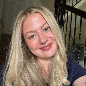 Meet your Posher, Olivia